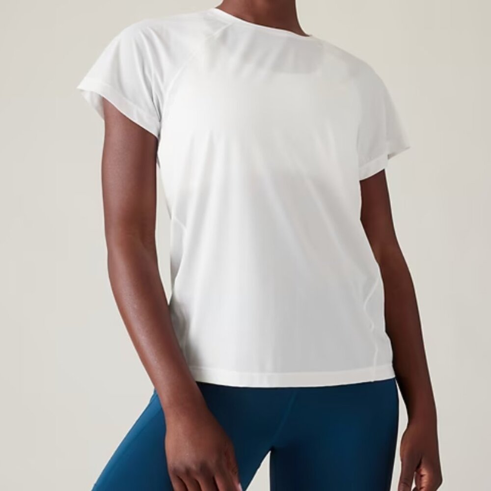 NWT ATHLETA ULTIMATE TRAIN TEE White Medium Petite